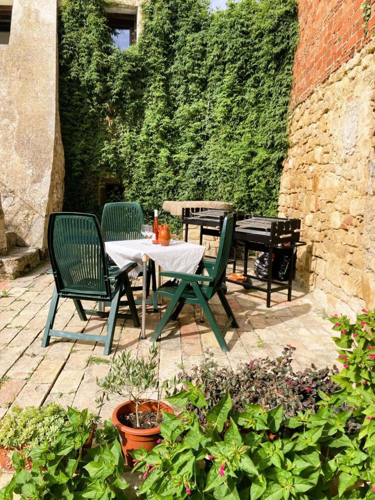 La Casa Magica Vandrerhjem Villatuerta Eksteriør bilde